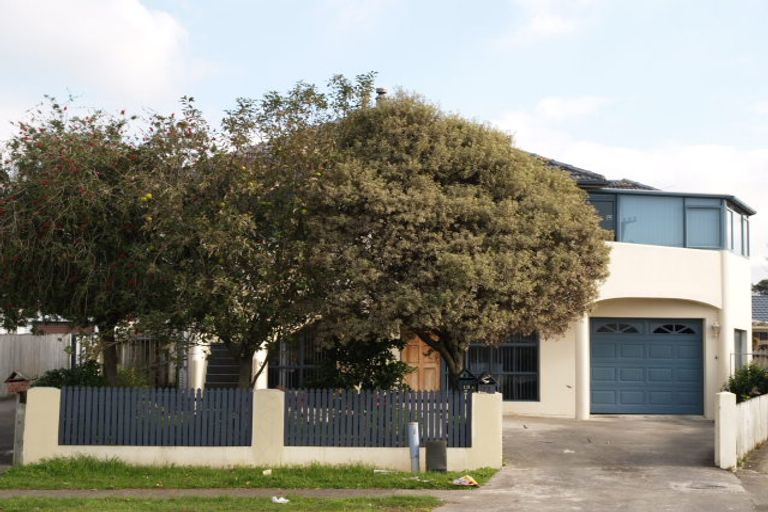 Photo of property in 72 Robertson Road, Mangere East, Auckland, 2024