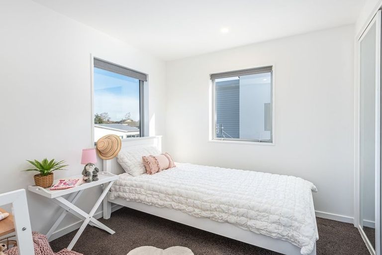 Photo of property in 7 Kakapo Lane, Redwood, Christchurch, 8051