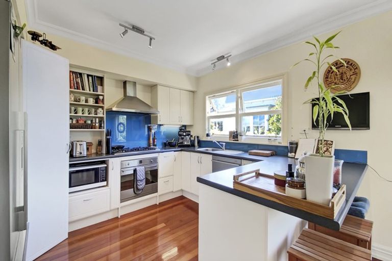 Photo of property in 88 Victoria Road, Devonport, Auckland, 0624