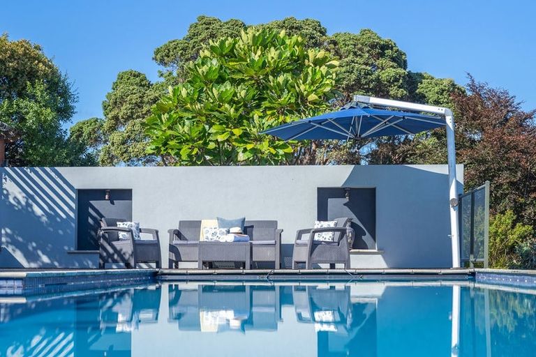 Photo of property in 52-56 Winara Avenue, Waikanae, 5036