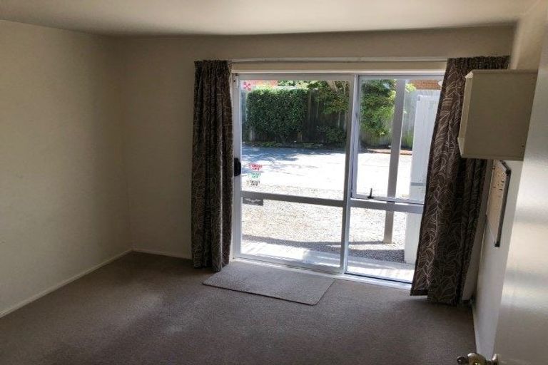 Photo of property in 150 Ilam Road, Ilam, Christchurch, 8041