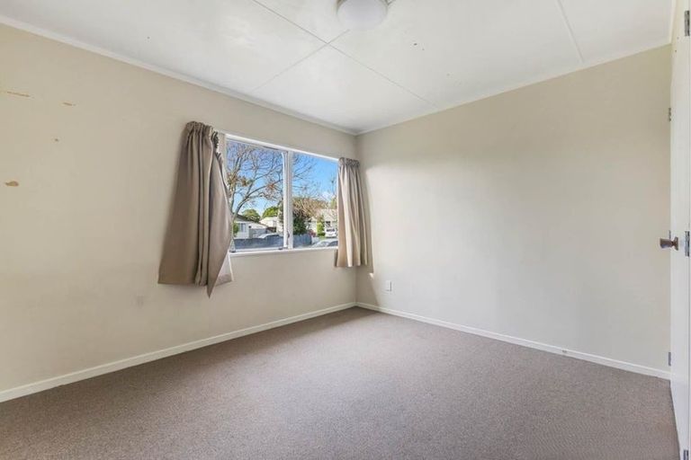 Photo of property in 1/15 Stoll Place, Clendon Park, Auckland, 2103