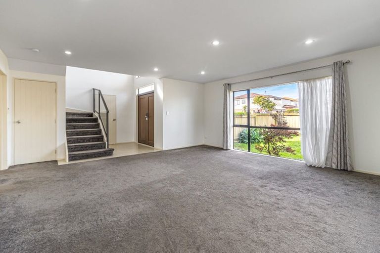 Photo of property in 37 Kestev Drive, Flat Bush, Auckland, 2016