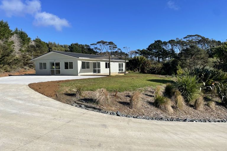 Photo of property in 135 Taiapa Road, Muriwai, Waimauku, 0881