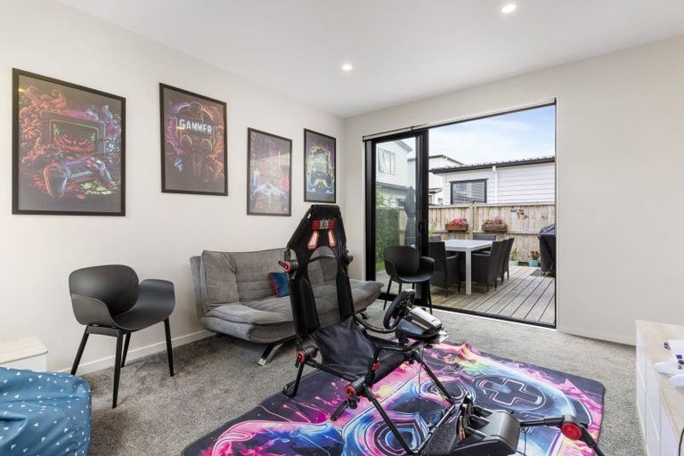 Photo of property in 10 Hato Road, Hobsonville, Auckland, 0616
