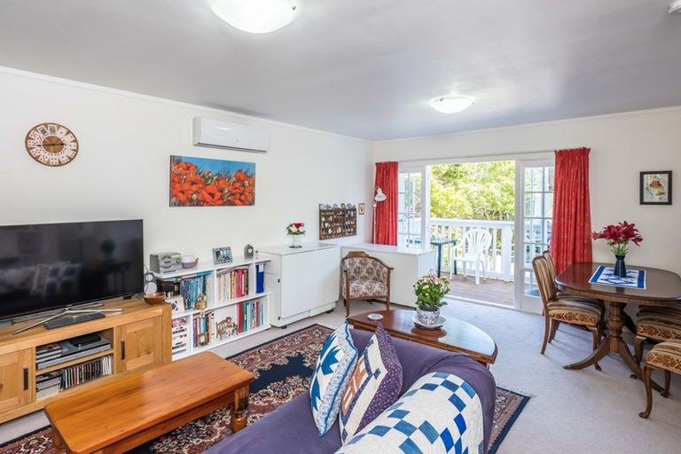 Photo of property in 30a Friend Street, Karori, Wellington, 6012