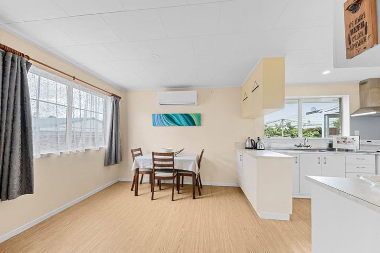Photo of property in 13 Uenuku Place, Waitara, 4320