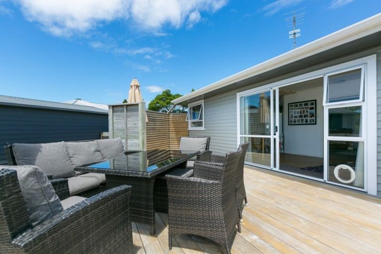 Photo of property in 26 Wallath Road, Westown, New Plymouth, 4310