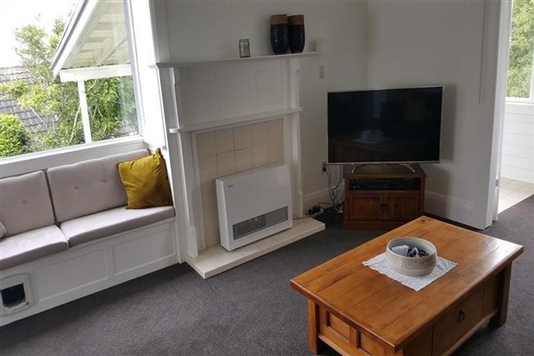 Photo of property in 9 Fillis Street, New Plymouth, 4310