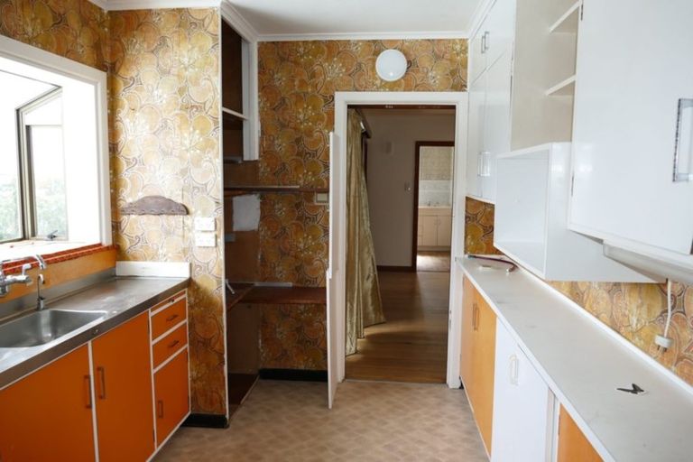 Photo of property in 211 East Coast Road, Castor Bay, Auckland, 0620