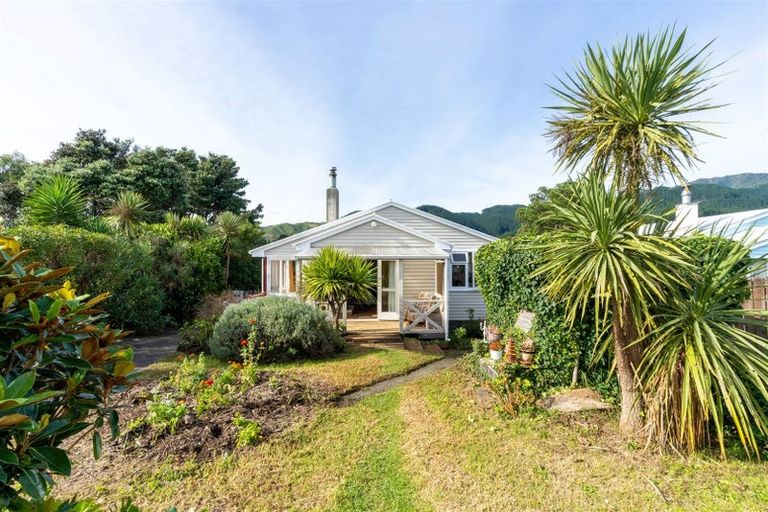 Photo of property in 9 Haumia Street, Paekakariki, 5034