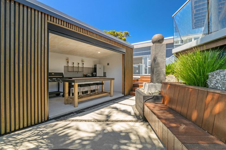 Photo of property in 282 Glamorgan Drive, Northcross, Auckland, 0630