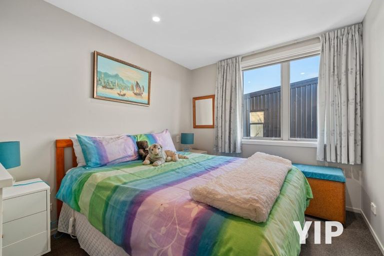 Photo of property in 5 Spitfire Place, Newlands, Wellington, 6037