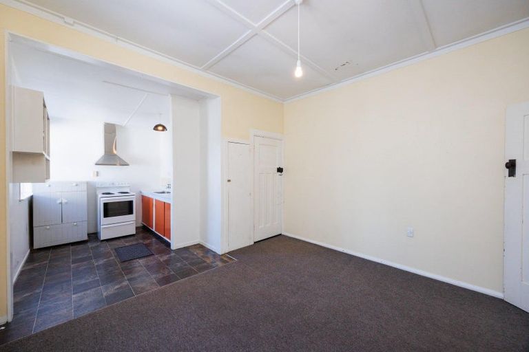 Photo of property in 1/4 Oxford Street, Hokowhitu, Palmerston North, 4410