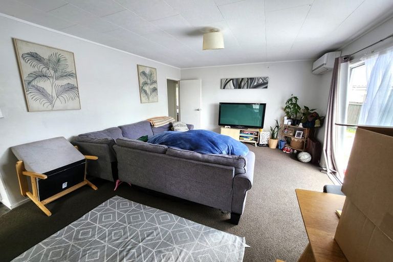 Photo of property in 60 Burundi Avenue, Clendon Park, Auckland, 2103