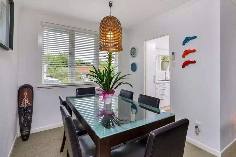 Photo of property in 2/20 Crosby Road, West Harbour, Auckland, 0618