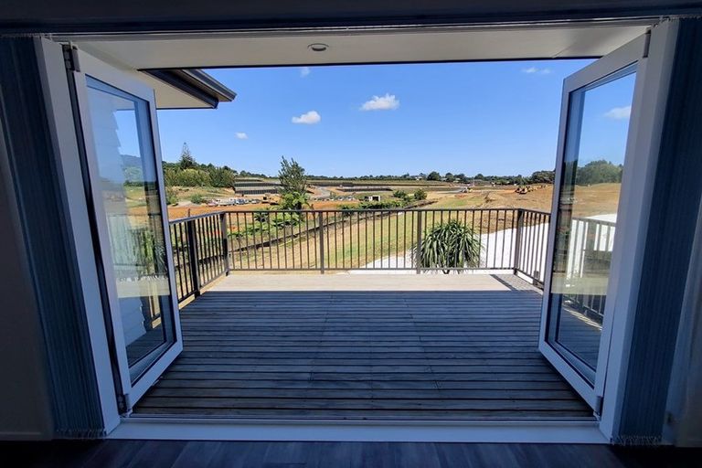 Photo of property in 17 Stockyard Crescent, Pukekohe, 2120