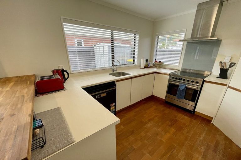 Photo of property in 27 Guthrie Street, Waterloo, Lower Hutt, 5011