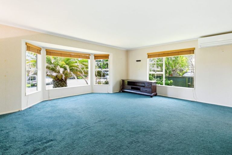 Photo of property in 2 Thurso Grove, Papakowhai, Porirua, 5024