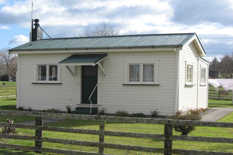 Photo of property in 13 Rathbone Street, Waipawa, 4210