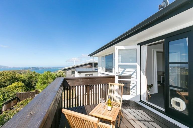 Photo of property in 14 Ruskin Road, Newlands, Wellington, 6037