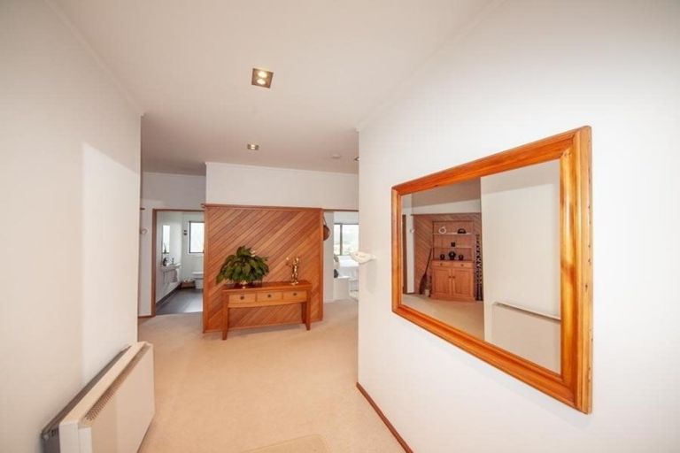 Photo of property in 7 Maywood Grove, Churton Park, Wellington, 6037
