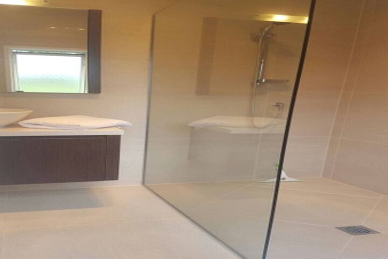 Photo of property in 3 Hobson Heights Road, Lucas Heights, Auckland, 0632