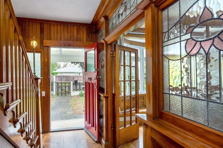 Photo of property in 98 Brandon Street, Featherston, 5710