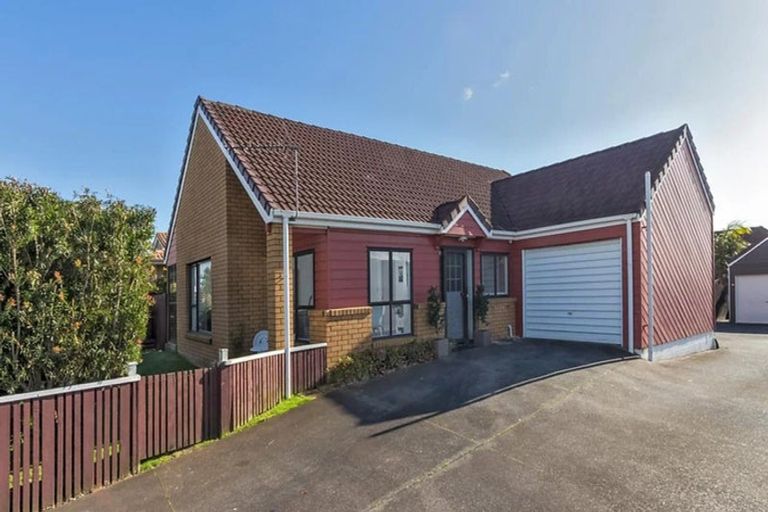 Photo of property in 1/8 Vincent Street, Howick, Auckland, 2014