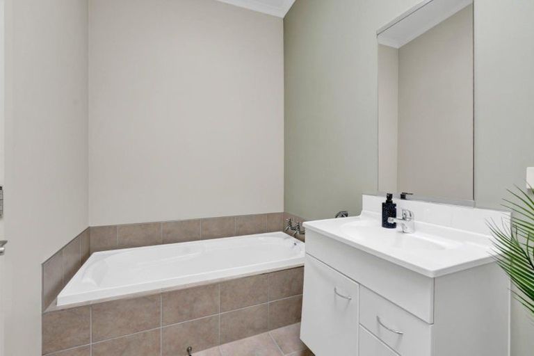 Photo of property in 10/38 Maratahu Street, Westown, New Plymouth, 4310