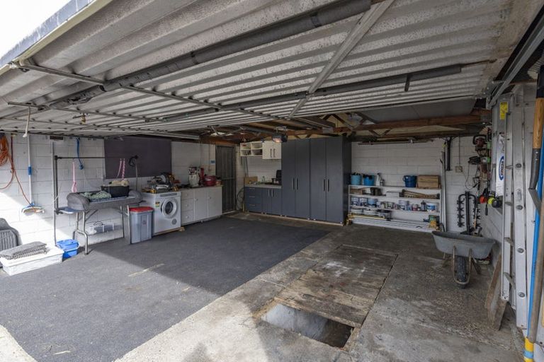 Photo of property in 6 Oakley Crescent, Hornby, Christchurch, 8042