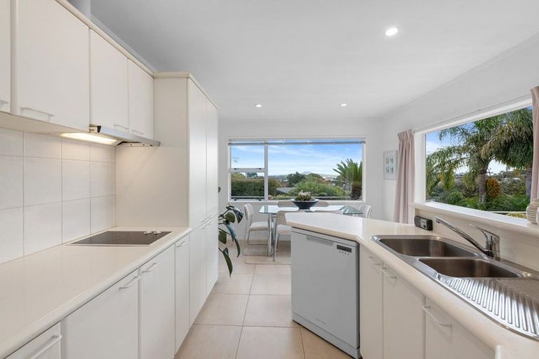 Photo of property in 3 Copperfield Terrace, Mellons Bay, Auckland, 2014