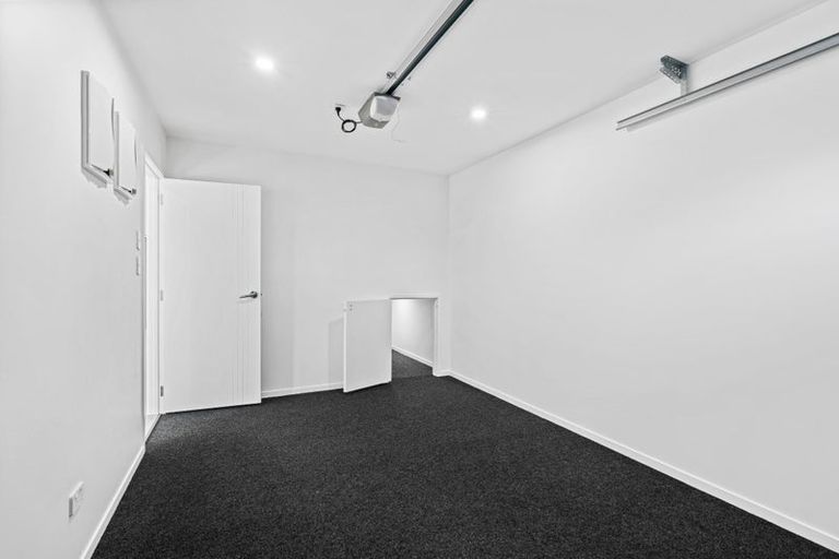 Photo of property in 6d Buisson Glade, West Harbour, Auckland, 0618