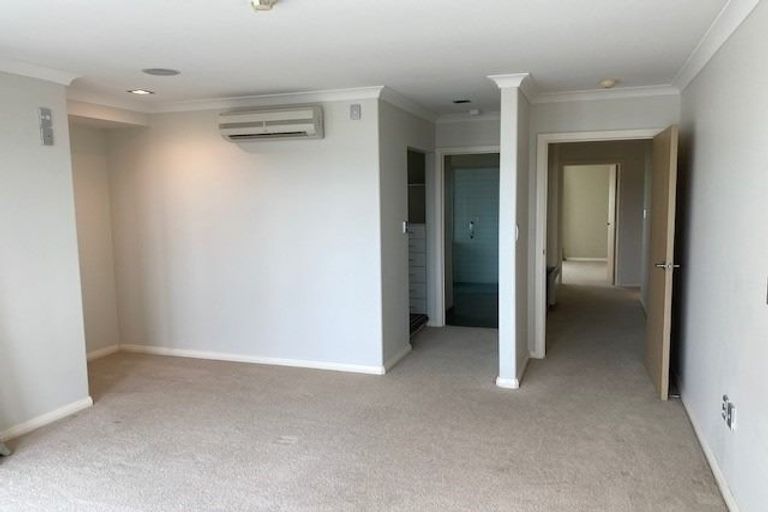 Photo of property in 5/235 Devonport Road, Tauranga, 3110