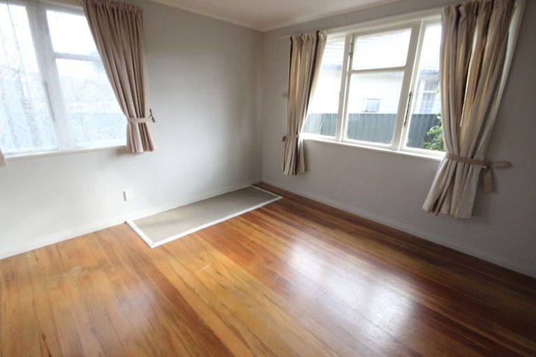 Photo of property in 8 Ayr Place, Hokowhitu, Palmerston North, 4410