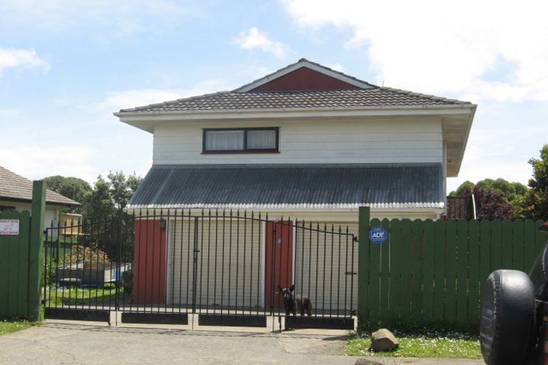 Photo of property in 40 Kopara Place, Clendon Park, Auckland, 2103