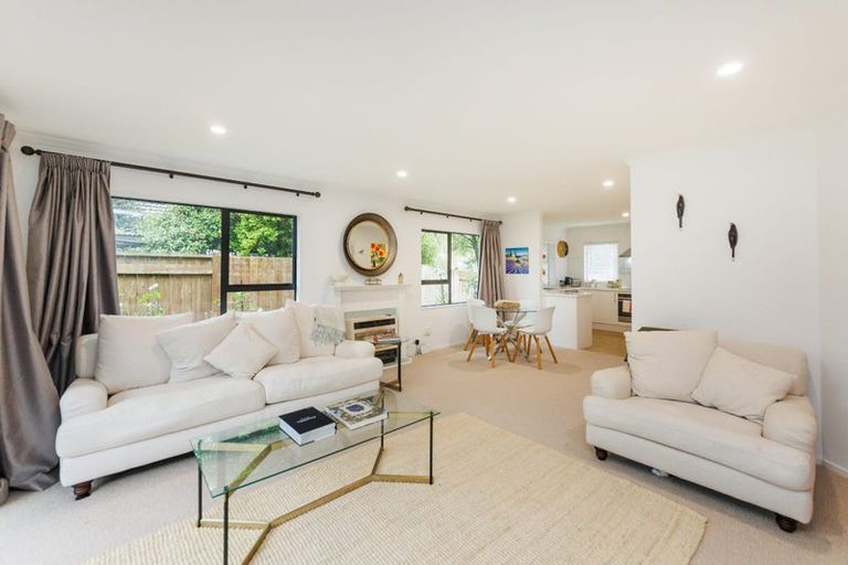 Photo of property in 3 Winston Avenue, Hokowhitu, Palmerston North, 4410