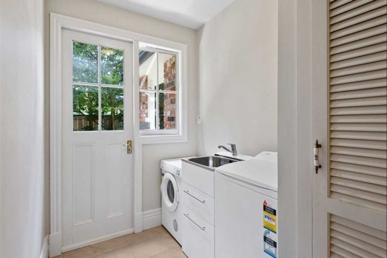 Photo of property in 12 Makora Street, Fendalton, Christchurch, 8041