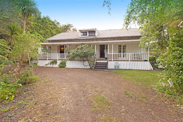 Photo of property in 130 Boord Crescent, Kumeu, 0891