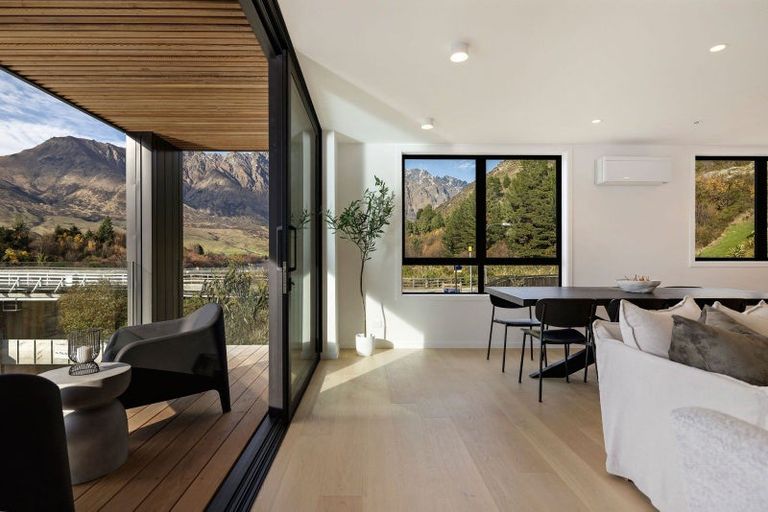 Photo of property in 11b William Rees Place, Kawarau Falls, Queenstown, 9300