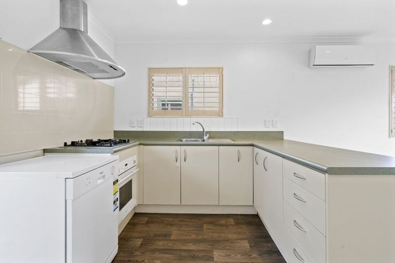 Photo of property in 18 Oxford Street, Fairfield, Hamilton, 3214