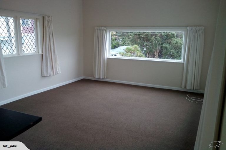 Photo of property in 16 Milne Terrace, Island Bay, Wellington, 6023
