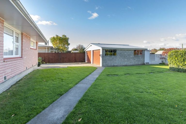 Photo of property in 12 Penwood Street, Russley, Christchurch, 8042