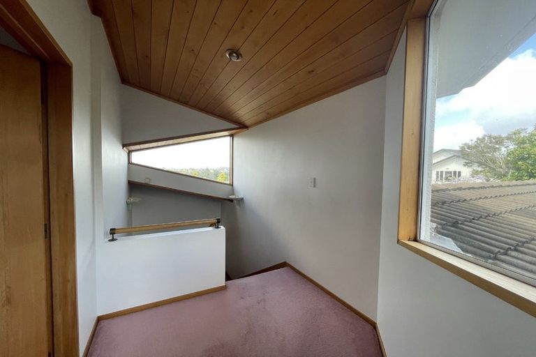 Photo of property in 19 Calypso Place, Rothesay Bay, Auckland, 0630