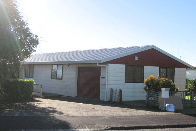 Photo of property in 4 Hamblyn Crescent, Nawton, Hamilton, 3200