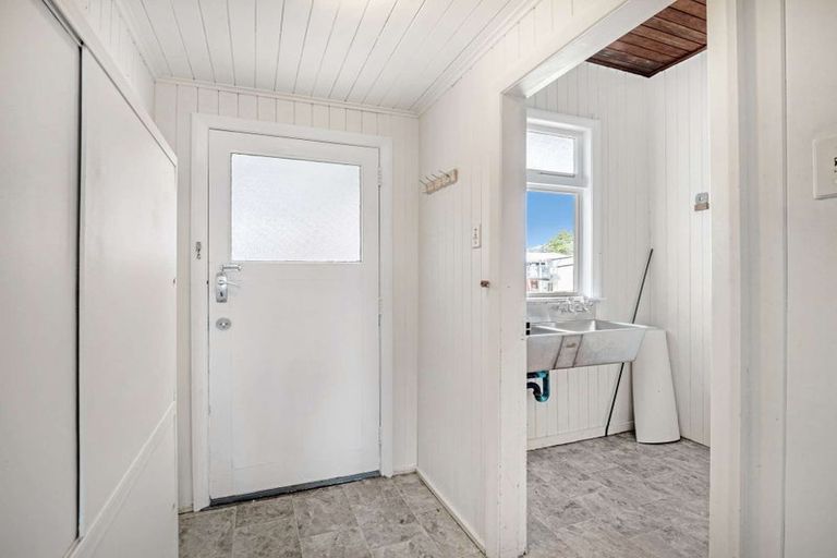 Photo of property in 104 Bartholomew Road, Levin, 5510