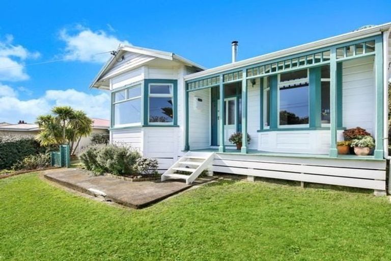 Photo of property in 33 Awatea Street, Ranui, Porirua, 5024