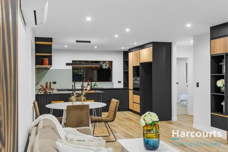 Photo of property in 56a Donovan Avenue, Massey, Auckland, 0614