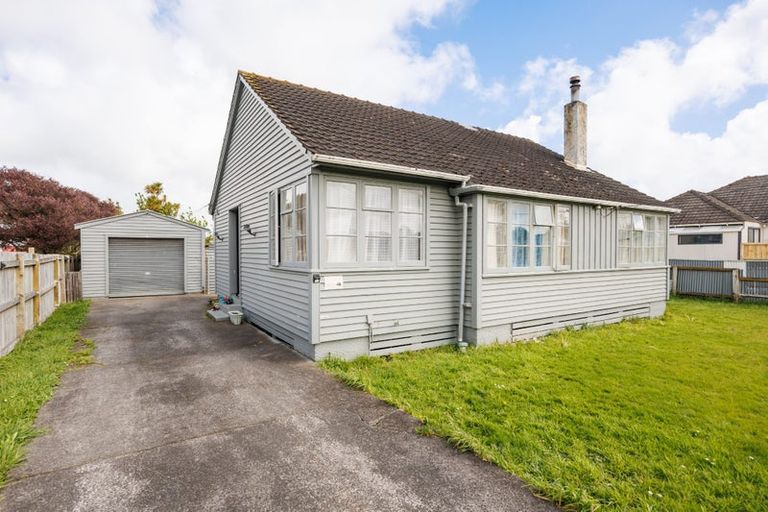 Photo of property in 6 Lambert Street, Marton, 4710