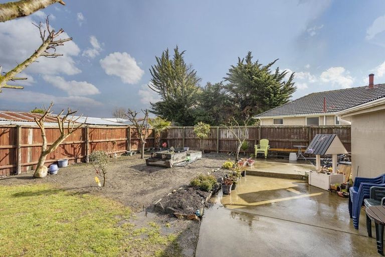 Photo of property in 90 Frensham Crescent, Woolston, Christchurch, 8062